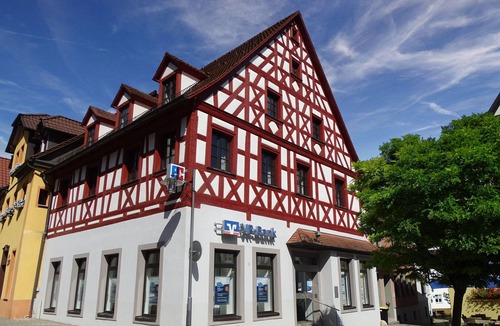 Pottenstein Apartment | Apartment 'Weitblick' with Wi-Fi in Central Pottenstein