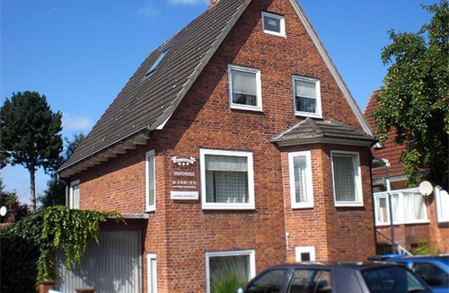 Alt-Travemunde/Ronnau Apartment | Apartment 'Welle' with Private Garden, Balcony and Wi-Fi