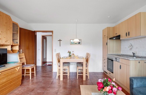 Weilheim Apartment | Apartment 'West, 44 sqm' with Shared Terrace, Shared Garden and Wi-Fi