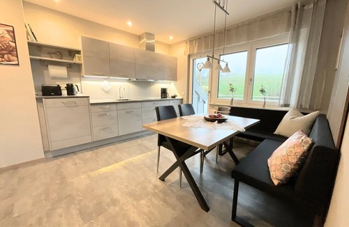 Brilon Apartment | Apartment 'Wiesenblick' with Balcony and Wi-Fi