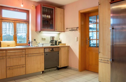 Gunzenhausen Apartment | Apartment with Private Sauna, Balcony and Wi-Fi