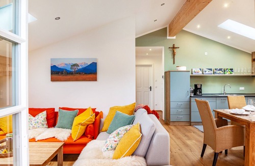 Rottenbuch Apartment | Apartment 'Xaver' with Shared Garden, Balcony and Wi-Fi