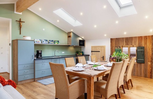 Rottenbuch Apartment | Apartment 'Xaver' with Shared Garden, Balcony and Wi-Fi