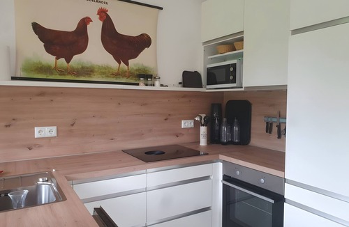 Schonderfeld Apartment | Apartment 'Zauberhaftes Franken Erleben' with Mountain View, Private Terrace and Wi-Fi