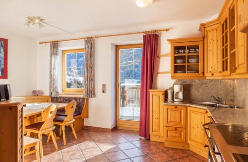 Gattererberg Apartment | Apartment "Zillertal 3000" with Mountain View, Wi-Fi & Terrace