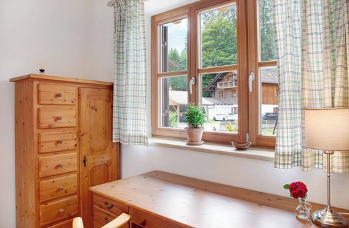 Obergrainau Apartment | Apartment Zugspitzblick with Mountain View, Garden & Wi-Fi