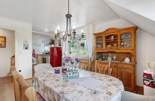 Warstein Apartment | Apartment 'Zur Waldroute' with Shared Terrace, Private Garden and Wi-Fi