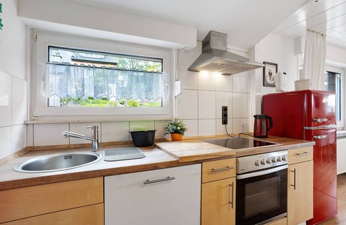 Warstein Apartment | Apartment 'Zur Waldroute' with Shared Terrace, Private Garden and Wi-Fi