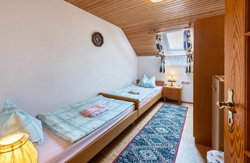 Unterallgau Apartment | Apartment 'Zur-West-Wohnung' with Garden, Balcony & Wi-Fi