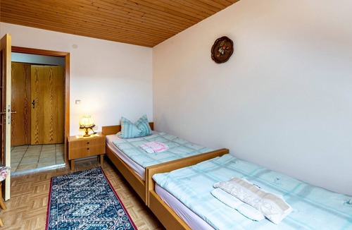 Unterallgau Apartment | Apartment 'Zur-West-Wohnung' with Garden, Balcony & Wi-Fi