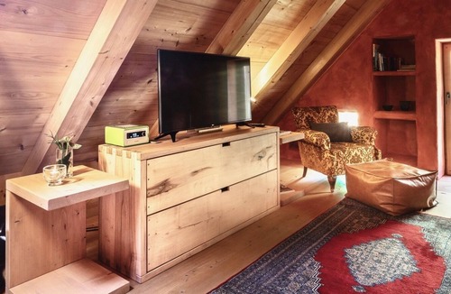 Breitbrunn a. Chiemsee Apartment | Appartement Heuboden im Dachgeschoss Atelier mit Dusche/WC