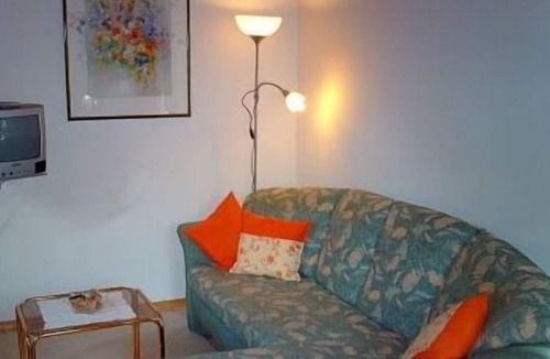 Pidingerau Apartment | Appartement (28 QM) Wohn-/Schlafzimmer mit halbhoher Abtrennung zur Küchenzeile, Dusche/WC, Kabel-/SAT - TV, Balkon