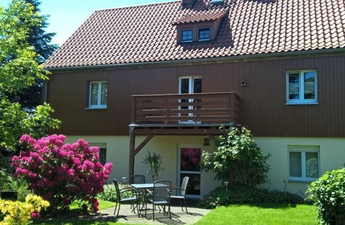 Schonfeld Apartment | Appartement in Schönfeld mit Großem Garten by Interhome
