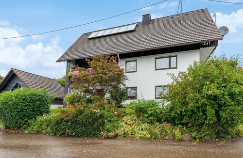 Schwarzenbach Apartment | Appartement mit Garten in Schwärzenbach by Interhome