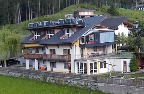 Arzl im Piztal Apartment | Appartement mit 5 Schlafzimmer - Gästehaus Falkenblick
