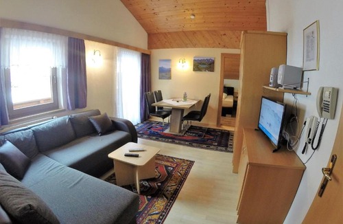 Pettneu am Arlberg Apartment | Appartement St Sebastian
