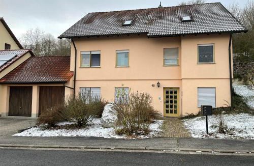 Hofheim in Unterfranken Apartment | Appartio - Gästehaus "Dorfblick" - komfortable Ferienwohnungen mit Küche und Waschmaschine