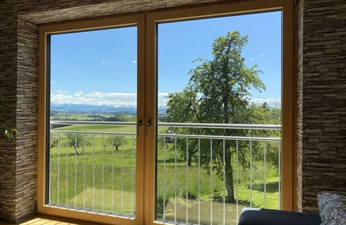 Argenbuhl Apartment | Appealing apartment near lake