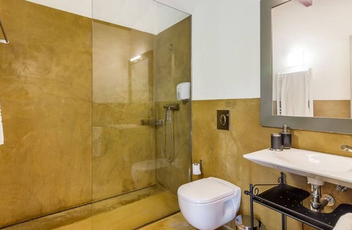 Tralhariz House | Appealing holiday home in Carrazeda de Ansia with terrace