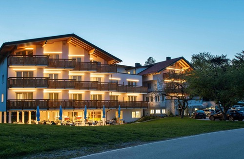 Bad Wiessee House | Apple tree - Schnitzer's Dahoam