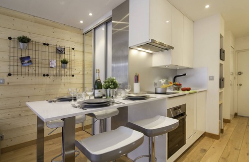 Chamonix City Centre Apartment | Apt Le Concordia 4 Chic 2BR in Chamonix Centre | Ski, Chamonix, France