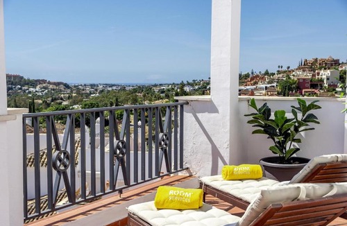 Marbella Apartment | AR23 - Holiday flat Puerto Banus by Roomservices