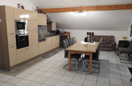 Landorf Apartment | Arrive and feel at home in a charming, quiet, large * Rosen fewo.