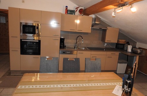 Landorf Apartment | Arrive and feel at home in a charming, quiet, large * Rosen fewo.