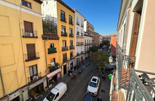 Embajadores Apartment | Artsy Gem | Colorful 1BR home in Antón Martín
