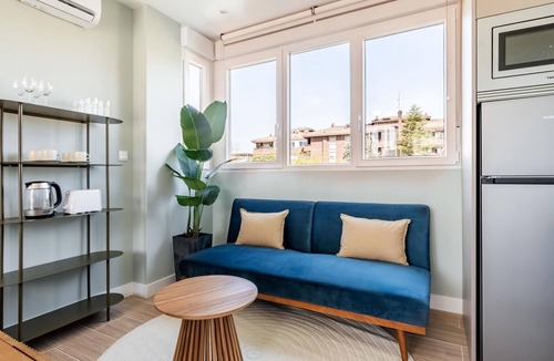 Ciudad Lineal Apartment | Arturo Soria Stays by Charming III - newly renovated, Parking