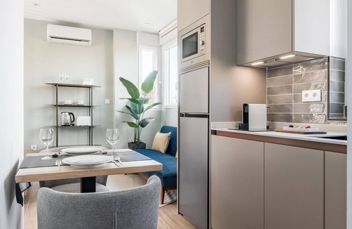 Ciudad Lineal Apartment | Arturo Soria Stays by Charming III - newly renovated, Parking