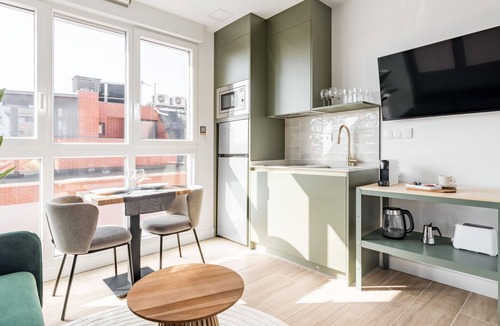 Ciudad Lineal Apartment | Arturo Soria Stays by Charming IV, newly renovated with Parking