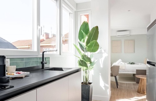 Ciudad Lineal Apartment | Arturo Soria Stays by Charming V, newly renovated with Parking