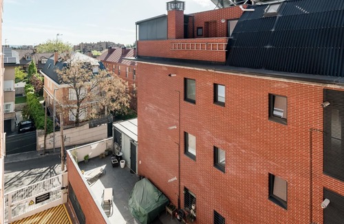 Ciudad Lineal Apartment | Arturo Soria Stays by Charming V, newly renovated with Parking