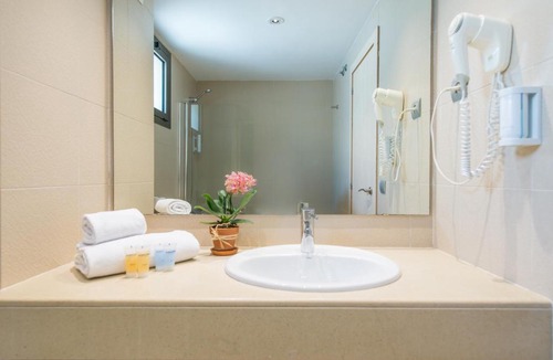 Vilanova I la Geltru Apartment | Atenea Park Suites & Apartments