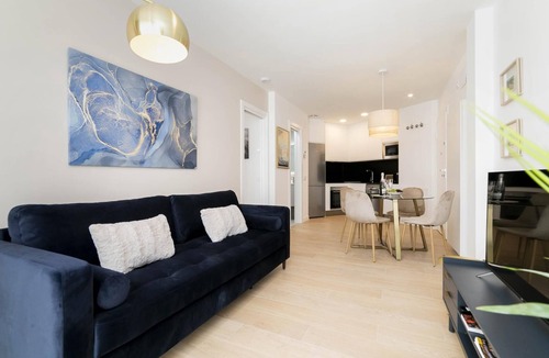 Carabanchel Apartment | Aurora Stays by Charming III, Apartment for 4 with free parking
