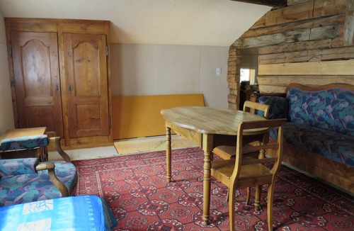 Salvan Ski Chalet | Authentic cottage in the countryside with contemporary comfort