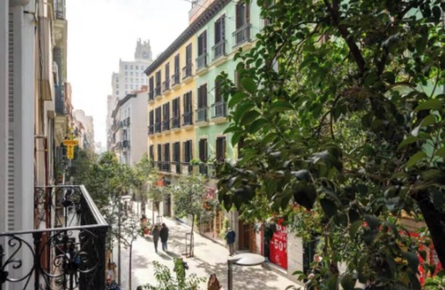 Malasana Apartment | Avant-Garde Five-Bedroom Apartment Near Gran Vía, Madrid
