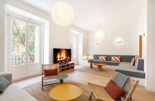 Malasana Apartment | Avant-Garde Five-Bedroom Apartment Near Gran Vía, Madrid