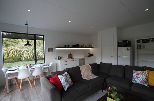 Speargrass Flat Cottage | Ayrshire Cottage - luxury modern rural private retreat
