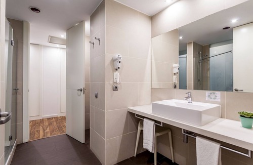 Paterna Hotel | AZZ Valencia Táctica