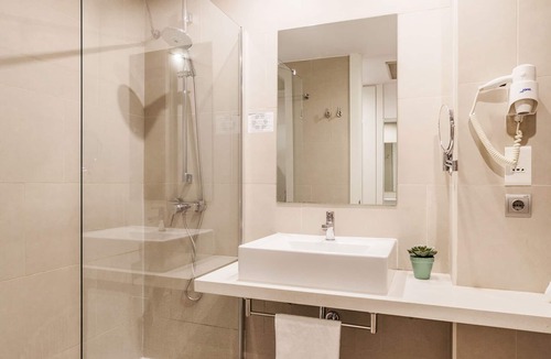 Paterna Hotel | AZZ Valencia Táctica