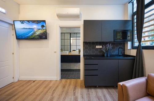 Imperial Apartment | B IM La Latina-City Centre-WiFi-AC-SmartTV B