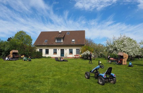 Dargen House | Barn - Ferienhof Hafflandsichten