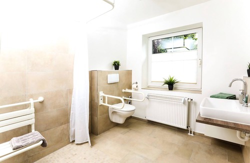 Bad Sassendorf Apartment | Barrierefreie Komfort-ferienwohnung mit Voll Ausgestatter Küche und Wlan