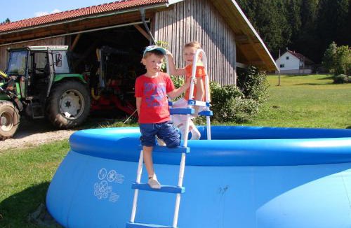 Neukirchen Beim Heiligen Blut House | Bauernhof in Spandlberg am Hohe Bogen