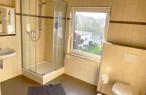 Wolnzach Apartment | Bavaria Home: Balkon, Küche, Netflix