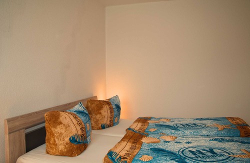 Gohren Bed & Breakfast | Beach chair house 1 150 m to the beach quiet location - Beach chair house 1 150 m to the beach