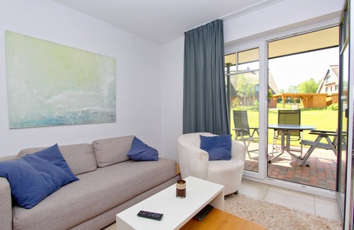 Lobbe Apartment | Beachfront apartment with terrace, use of swimming pool and sauna - Rex Rugia apartment 28-2