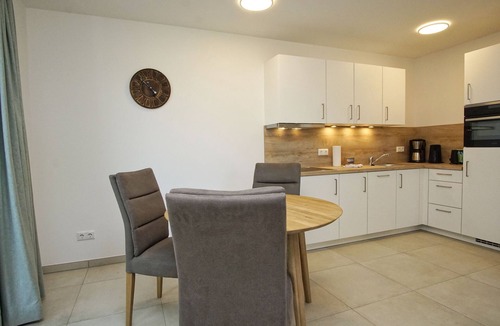 Lobbe Apartment | Beachfront apartment with terrace - Rex Rugia House 17 Apartment 04